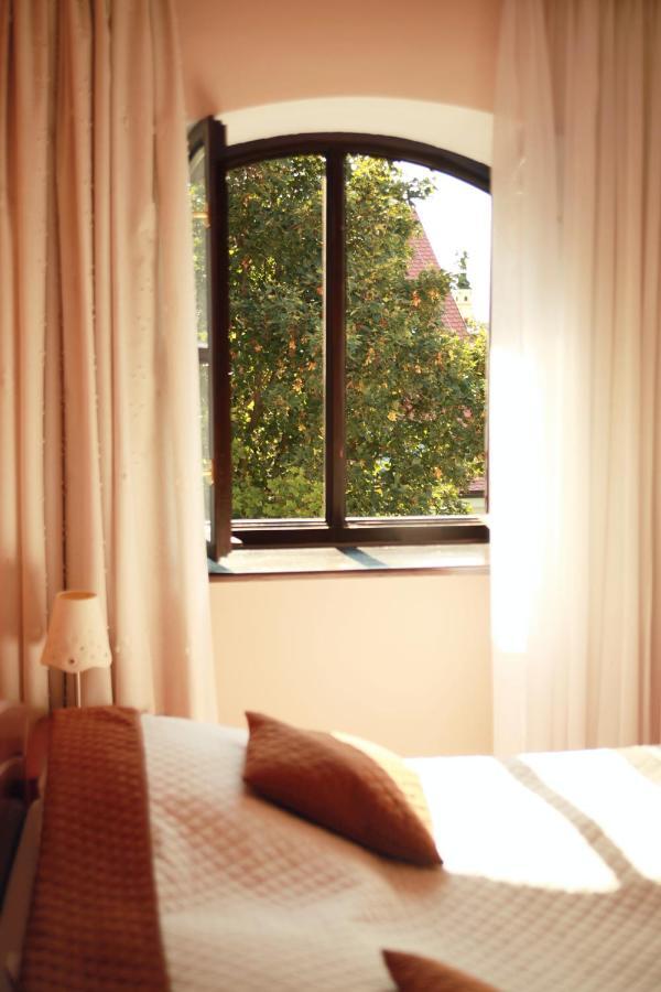Hotel Dream Trnava Luaran gambar