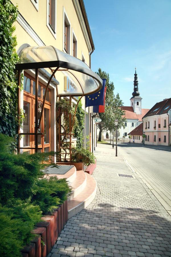 Hotel Dream Trnava Luaran gambar