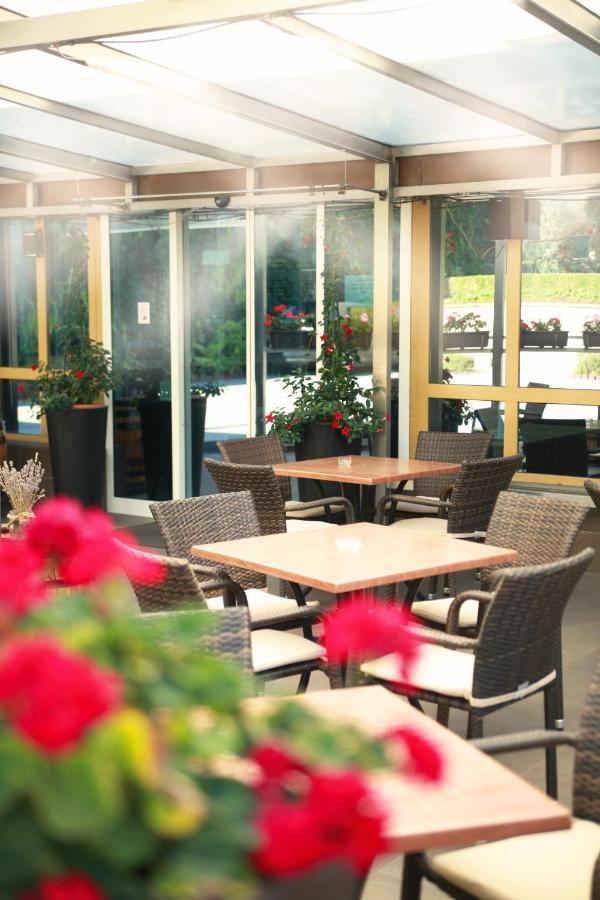 Hotel Dream Trnava Luaran gambar