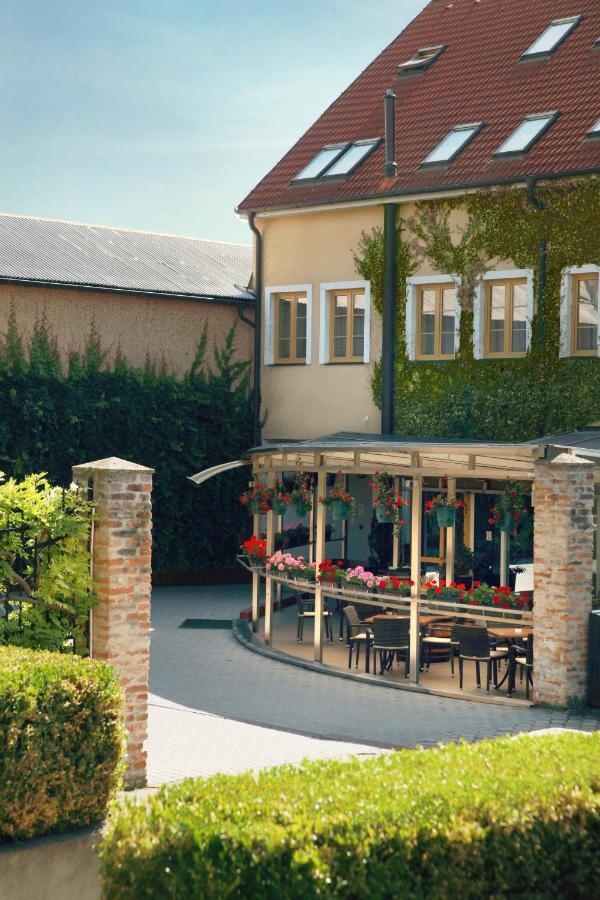 Hotel Dream Trnava Luaran gambar
