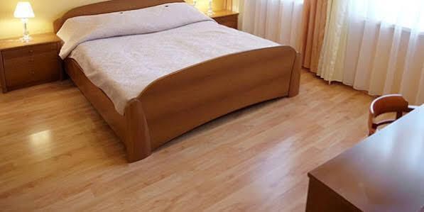 Hotel Dream Trnava Luaran gambar