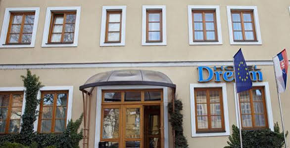 Hotel Dream Trnava Luaran gambar