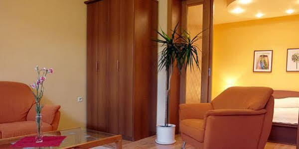 Hotel Dream Trnava Luaran gambar