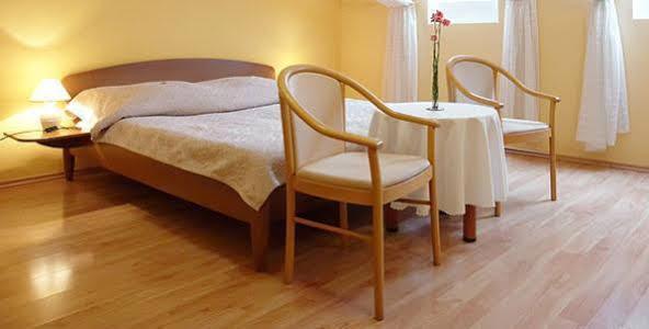 Hotel Dream Trnava Luaran gambar